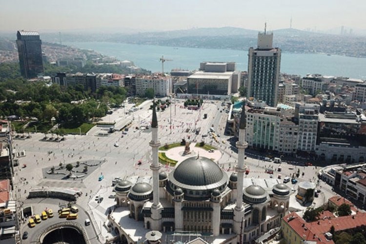 Taksim'deki cami cuma g&uuml;n&uuml; a&ccedil;ılıyor