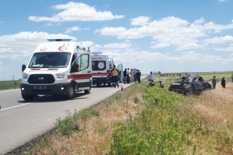 Şarampole devrilen kamyonette bir kişi &ouml;ld&uuml;, 2 kişi ise yaralı