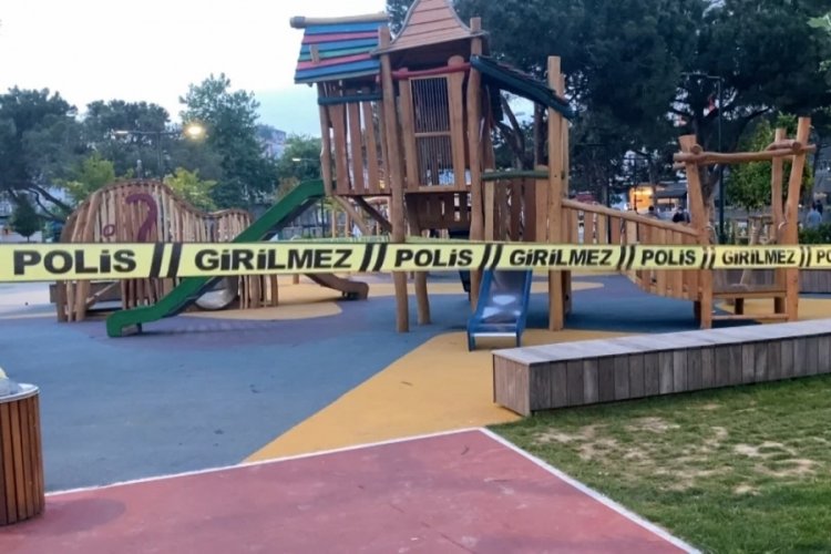 &Ccedil;ocuk parkında silahlı kavga dehşeti!