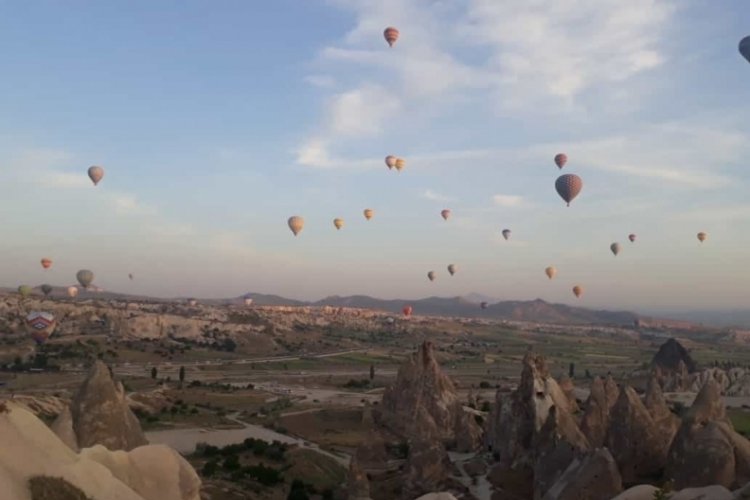 Kapadokya'da balonlar 6 günün ardından yeniden havalandı