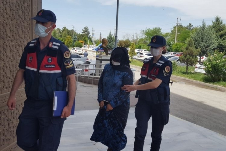 Yeni doğan bebeğini &ouml;ld&uuml;rd&uuml;ğ&uuml; iddiasıyla tutuklandı