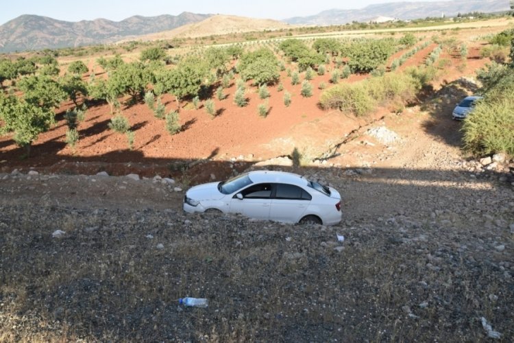 Terk edilen ara&ccedil;tan 3 kilogram uyuşturucu &ccedil;ıktı