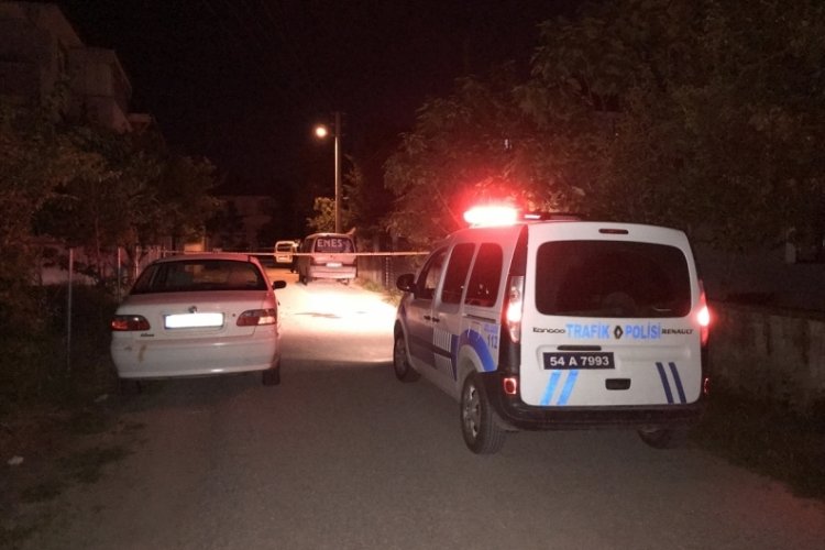 Akrabalar arasında bı&ccedil;aklı-baltalı kavga: Yaralılar var