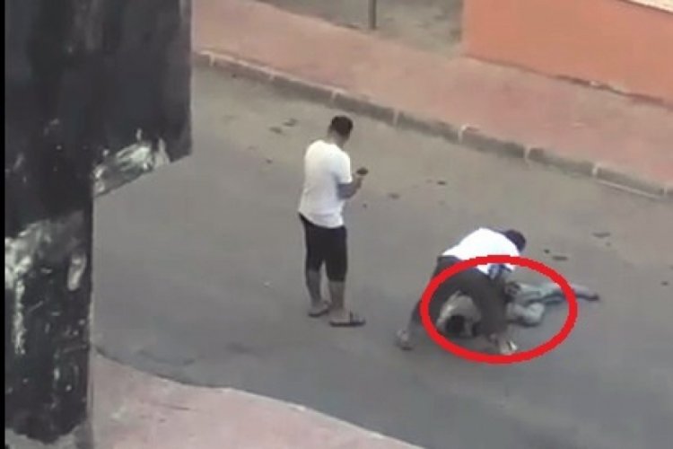 Bor&ccedil; kavgasında sokak ortasında bı&ccedil;aklanarak &ouml;ld&uuml;r&uuml;ld&uuml;