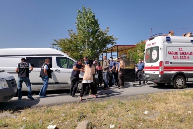 Akrabalar arasında kanlı kavga: 1 &ouml;l&uuml;, 1 yaralı