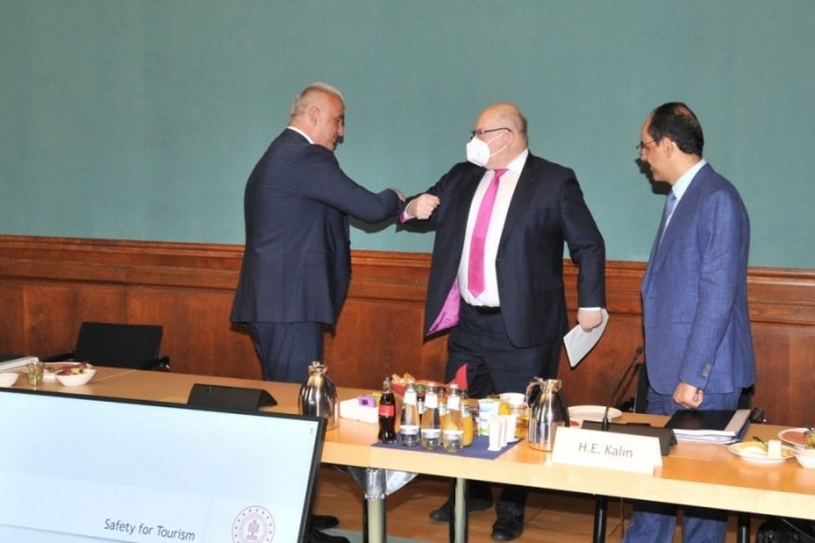 Bakan Ersoy ve İbrahim Kalın Almanya'da