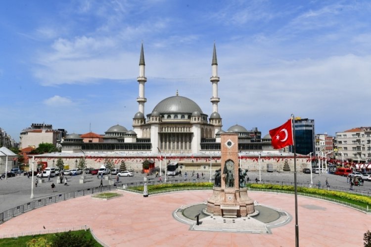 Taksim Camii yarın ibadete a&ccedil;ılıyor
