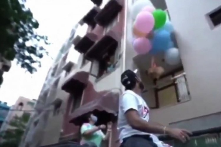 K&ouml;peğini helyum balonla u&ccedil;uran YouTuber tutuklandı