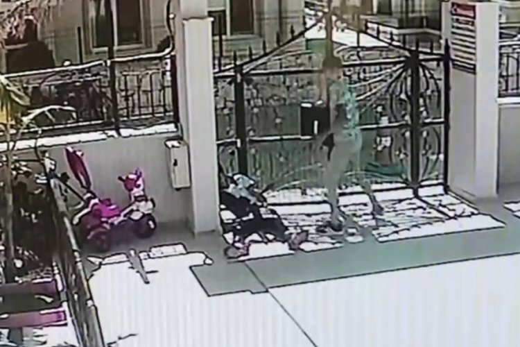 Korkun&ccedil; cinayet: Defalarca bı&ccedil;aklanarak can verdi