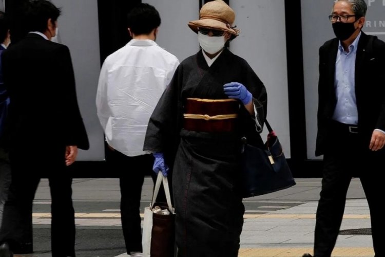 Japonya'dan salgın i&ccedil;in peş peşe kritik karar!