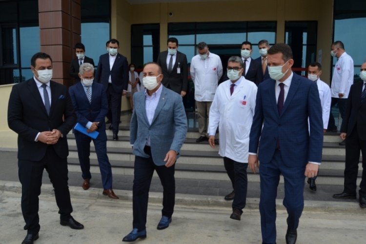 Bakan &Ccedil;avuşoğlu, Antalya'da hastane y&ouml;netimini ziyaret edip brifing aldı