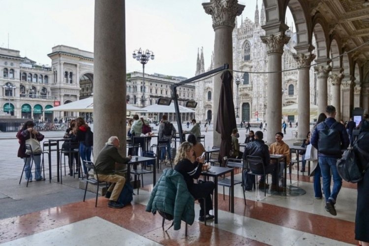 İtalya'da son 24 saatte 3 bin 738 yeni vaka