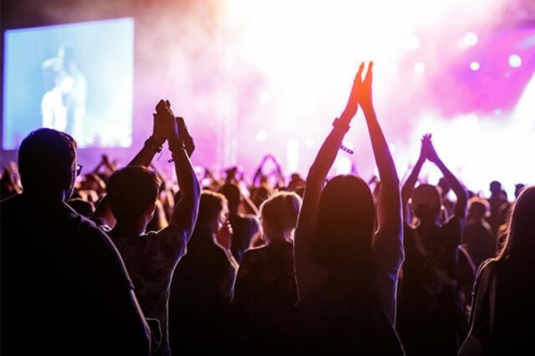 Toplu etkinlikler i&ccedil;in hızlı test form&uuml;l&uuml;: Y&uuml;zlerce kişilik konserde sıfır vaka