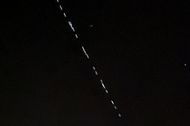 Starlink uyduları Y&uuml;ksekova semalarında