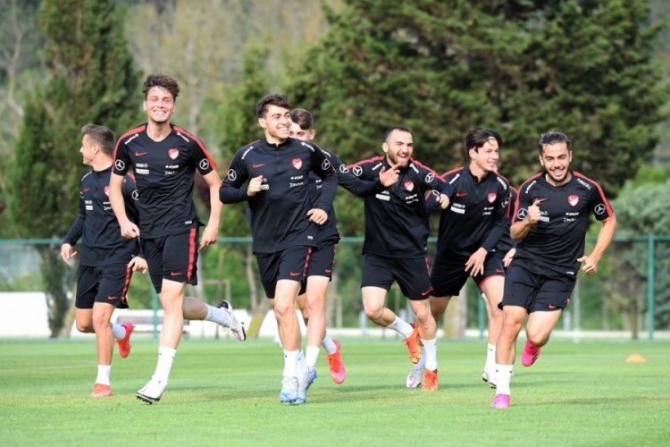 &Uuml;mit Milli Takımı, hazırlıklarını s&uuml;rd&uuml;rd&uuml;