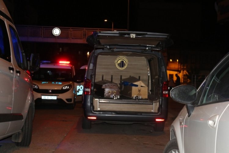 Yalnız yaşayan kadın başından vurulmuş halde &ouml;l&uuml; bulundu
