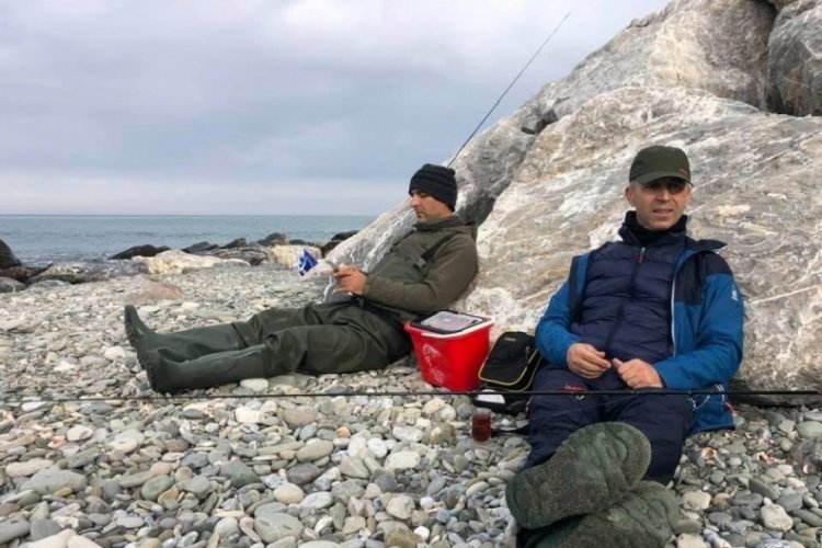 Oltası elektrik teline takılan adam, akıma kapılarak &ouml;ld&uuml;