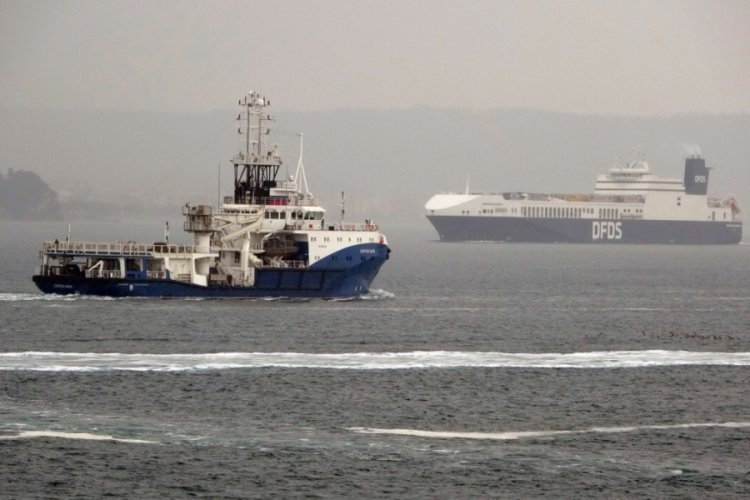 Rus askeri r&ouml;mork&ouml;r&uuml; 'Sergey Balk' &Ccedil;anakkale Boğazı'ndan ge&ccedil;ti