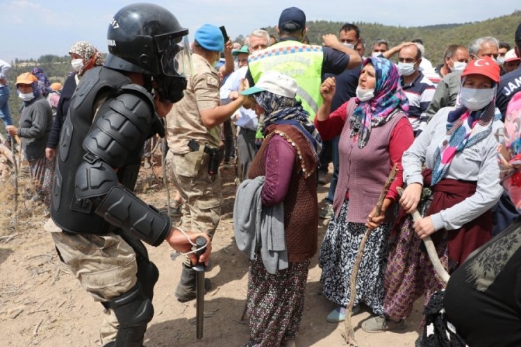 Kekik &uuml;reticilerinin taş ocağı isyanı