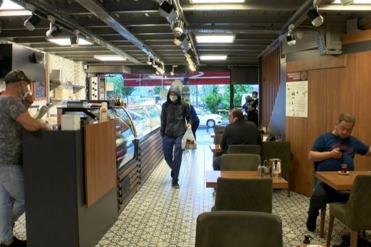 Restoran ve kafelerde 'normalleşme'de ilk g&uuml;n