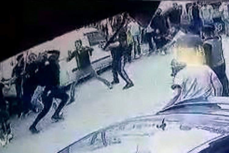 Sosyal medyada başlayan gerginlik, demir sopalı kavgaya d&ouml;n&uuml;şt&uuml;
