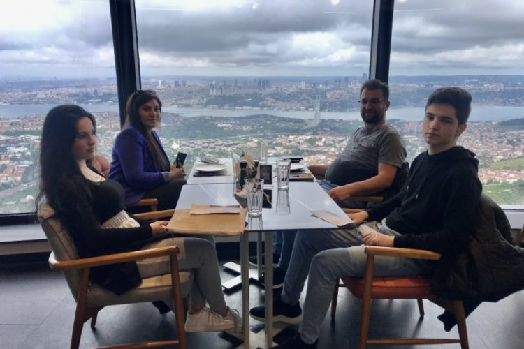&Ccedil;amlıca Kulesi restoranı ilk m&uuml;şterilerini ağırladı