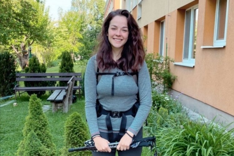 Gen&ccedil; gezgin, &Ccedil;ekya'dan İstanbul'a y&uuml;r&uuml;yerek ulaşmak &uuml;zere yola &ccedil;ıktı