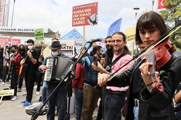 Bursa'da sanat coşkusu sokağa taştı