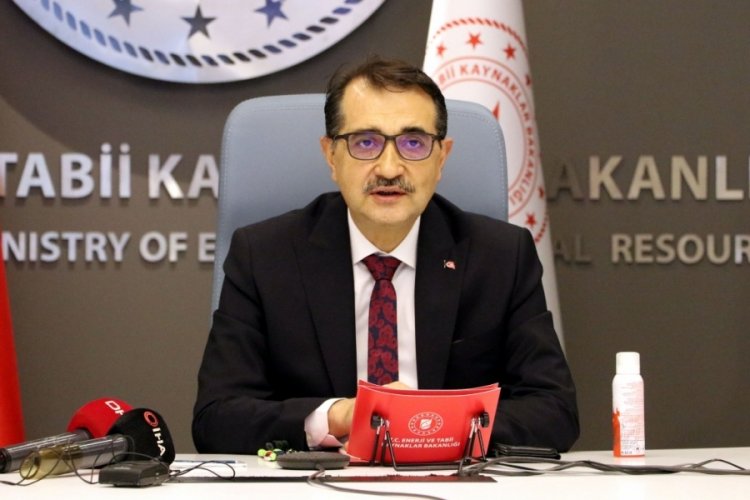 Bakan D&ouml;nmez: T&uuml;rkiye'yi yenilenebilir enerjinin merkezi yapmaya kararlıyız