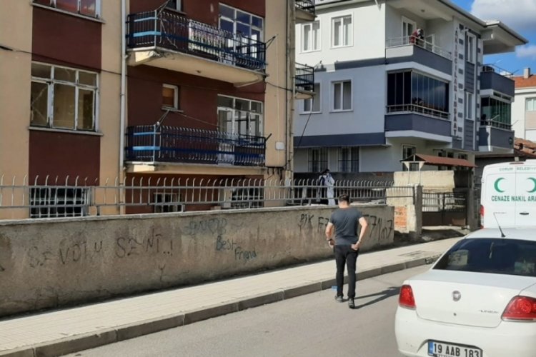 Yabancı uyruklu şahıs evinde &ouml;l&uuml; bulundu: Cesedi 2 aylık!