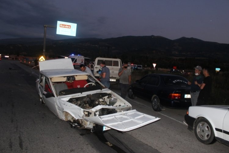 Takla atan otomobilden fırlayan s&uuml;r&uuml;c&uuml; &ouml;ld&uuml;