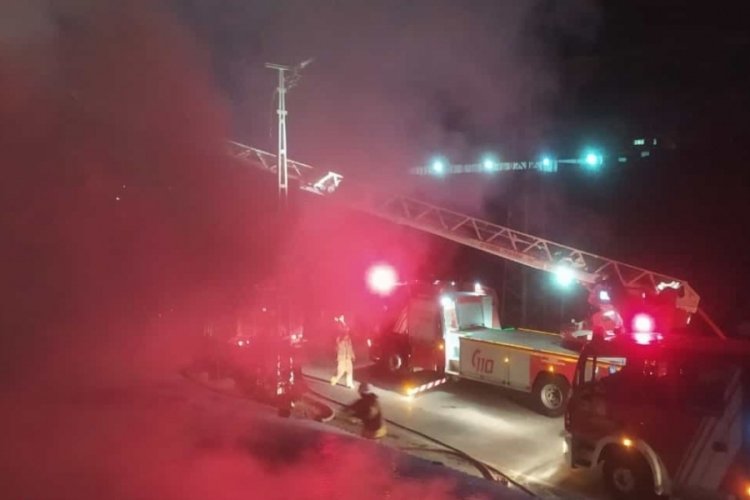 Tavuk &ccedil;iftliğindeki yangın b&uuml;y&uuml;k &ccedil;apta hasara neden oldu