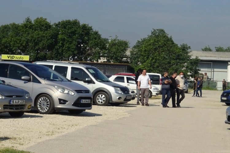 Bursa'nın ikinci el oto pazarı aylar sonra kapılarını a&ccedil;tı
