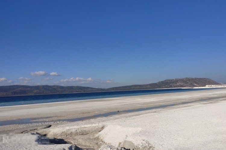 &Ccedil;evre ve Şehircilik M&uuml;d&uuml;r&uuml;, Salda'nın kirlendiği iddiasını yalanladı