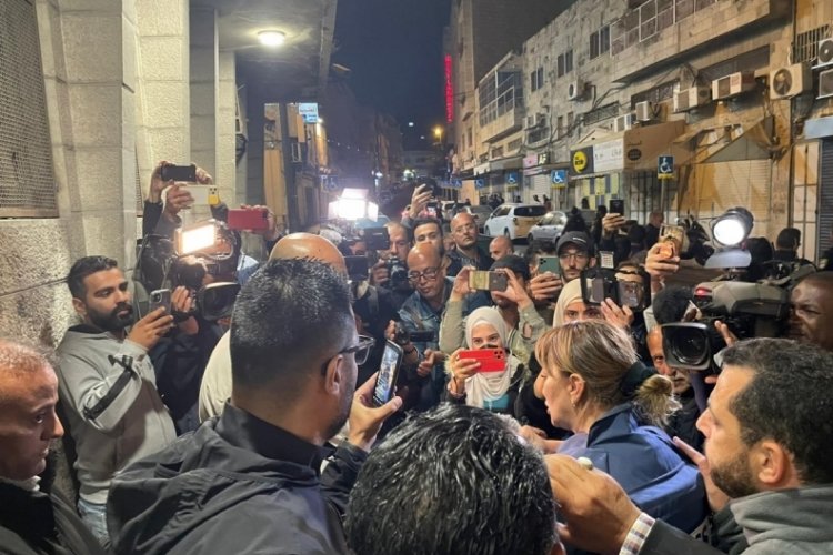 İsrail, g&ouml;zaltına aldığı Al-Jazeera muhabirini serbest bıraktı
