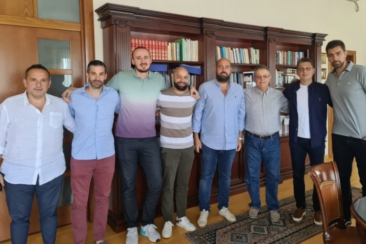 Frutti Extra Bursaspor Teknik Ekibi Belgrad'a gitti