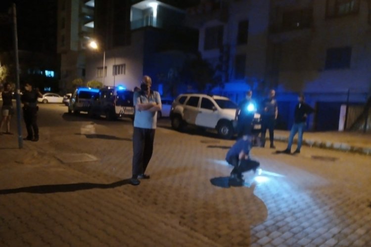 Rastgele ateş a&ccedil;tı, mahalleyi ayağa kaldırdı