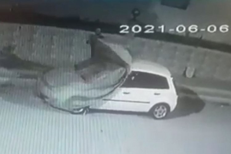 Hırsızın rahatlığını alarm bile bozamadı