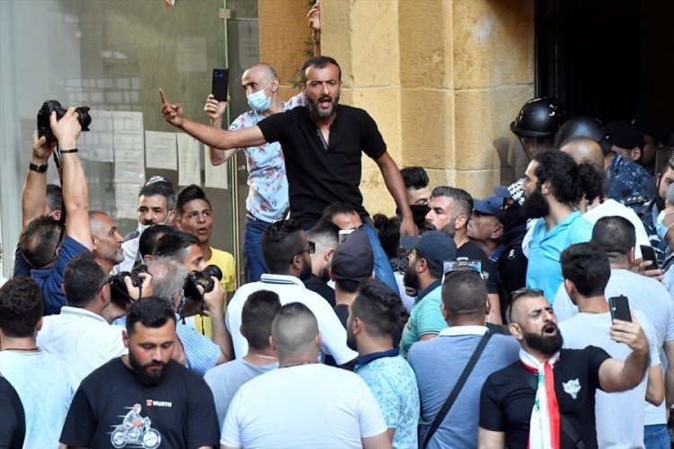 Lübnan Beyrut'ta hükümet karşıtı protesto