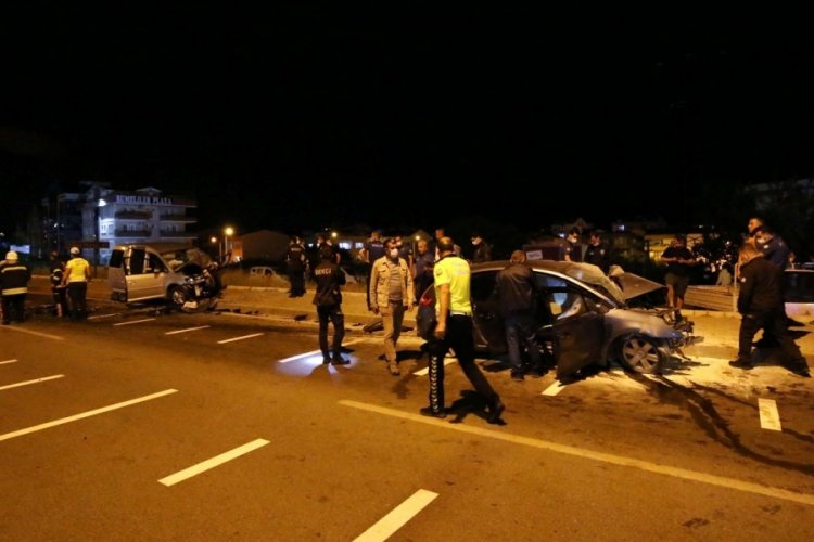 Sivil polis aracı ile otomobil çarpıştı: 1 polis şehit, 1 astsubay hayatını kaybetti