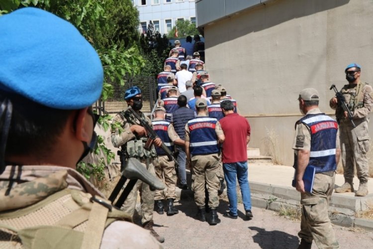 Diyarbakır'daki narko-ter&ouml;r operasyonunda 33 tutuklama