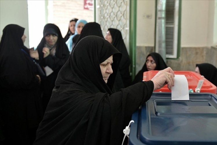 İran'da 18 Haziran'daki cumhurbaşkanlığı seçimlerinde 59 milyon kişi oy kullanabilecek