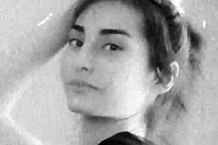 16 yaşındaki gen&ccedil; kız, odasında &ouml;l&uuml; bulundu
