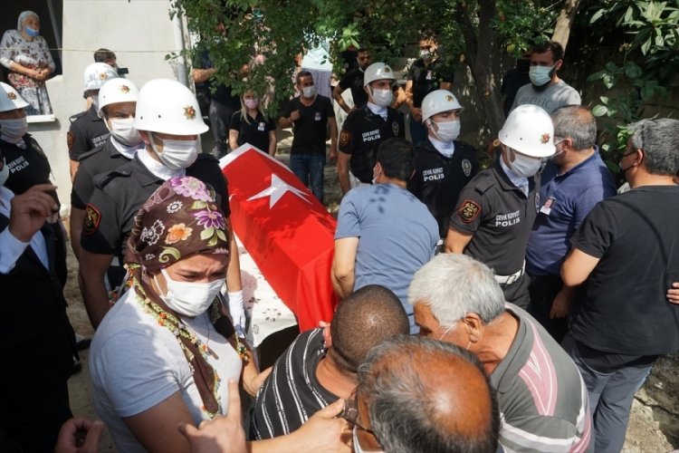 &Ccedil;anakkale'de trafik kazasında şehit olan polis memuru son yolculuğuna uğurlandı
