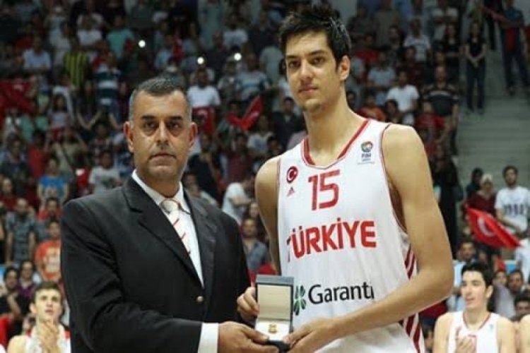 Egemen G&uuml;ven, Timsah oluyor