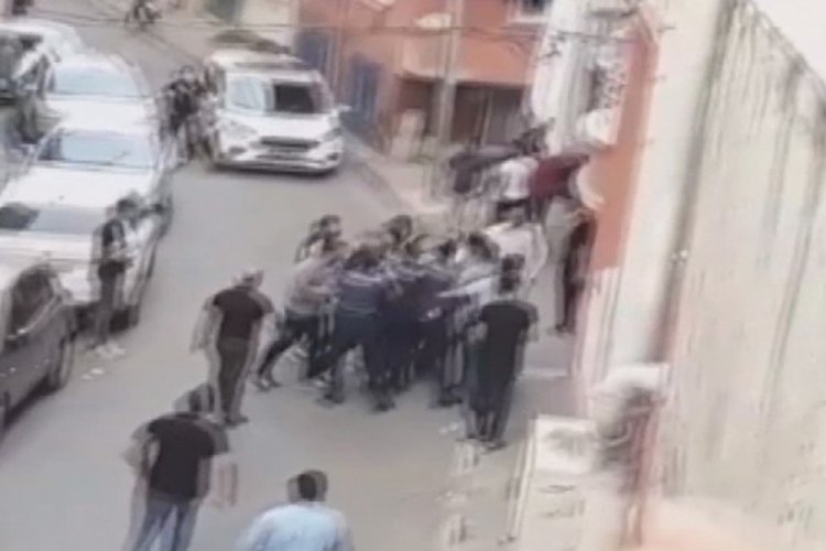 Mahalleyi ayağa kaldıran iğren&ccedil; iddia! Evine &ccedil;ağırdığı iki &ccedil;ocuğu...