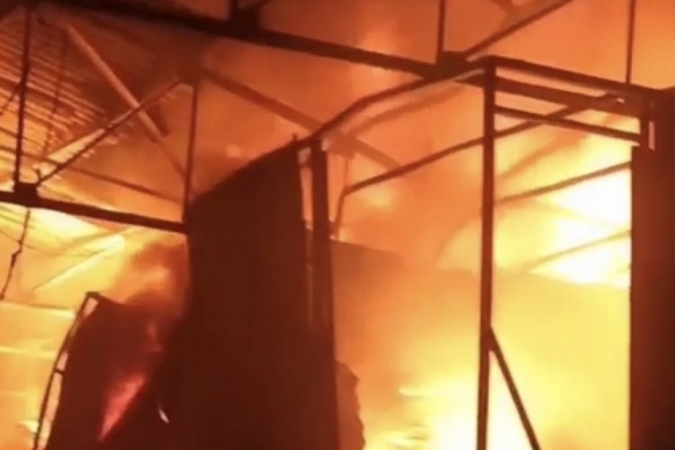 Bursa'da geri dönüşüm fabrikası alev alev yandı