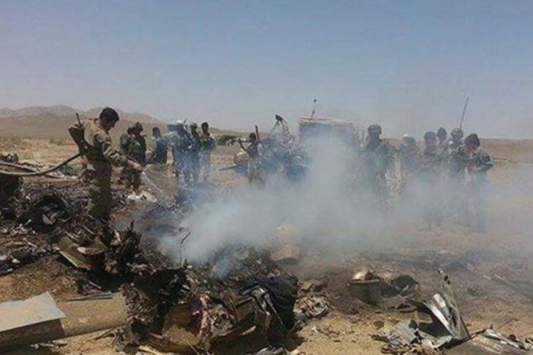 Afganistan'da askeri helikopter düştü: 3 ölü