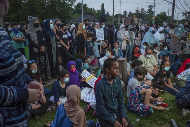 Kanada'daki saldırıda hayatını kaybeden aile i&ccedil;in anma t&ouml;reni