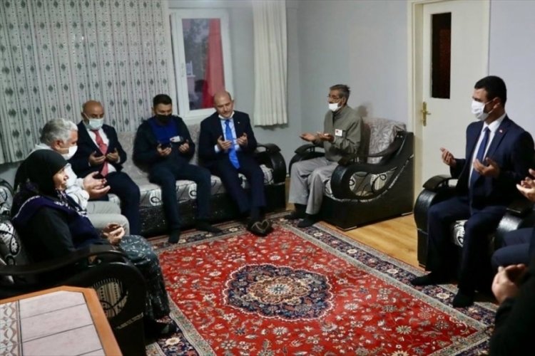 Bakan Soylu, şehit H&uuml;seyin Keleş'in ailesini ziyaret etti